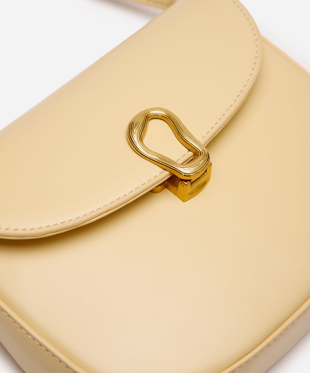 bolsa estruturada com fivela orgânica amarela