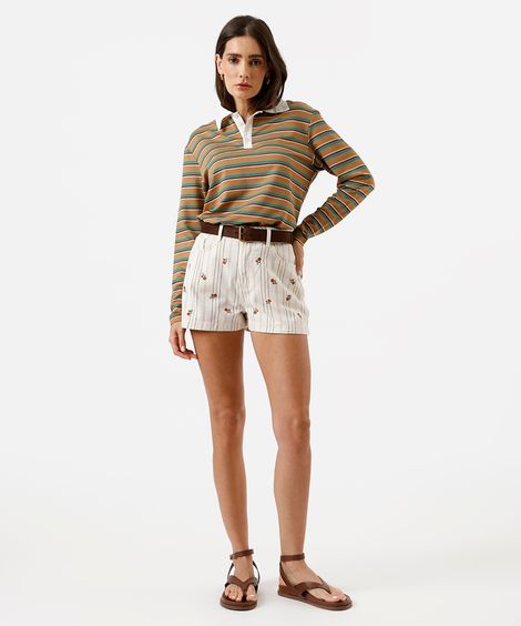 short mom feminino de sarja com bordado floral listrado bege