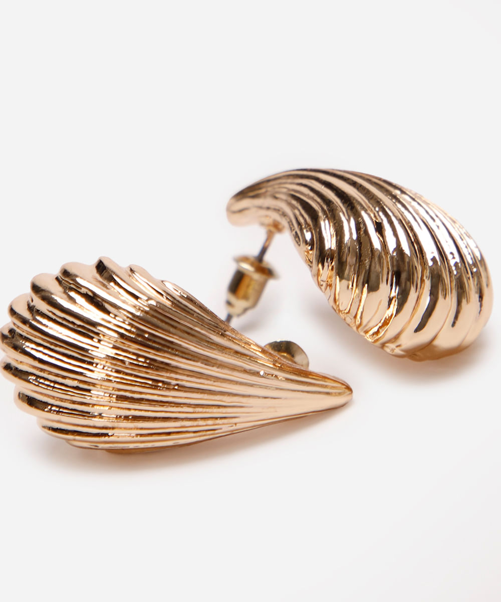 brinco gota canelada dourado