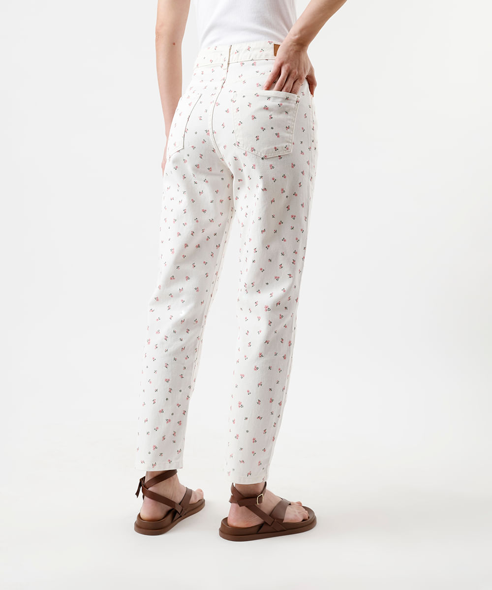 calça mom feminina de sarja floral off white