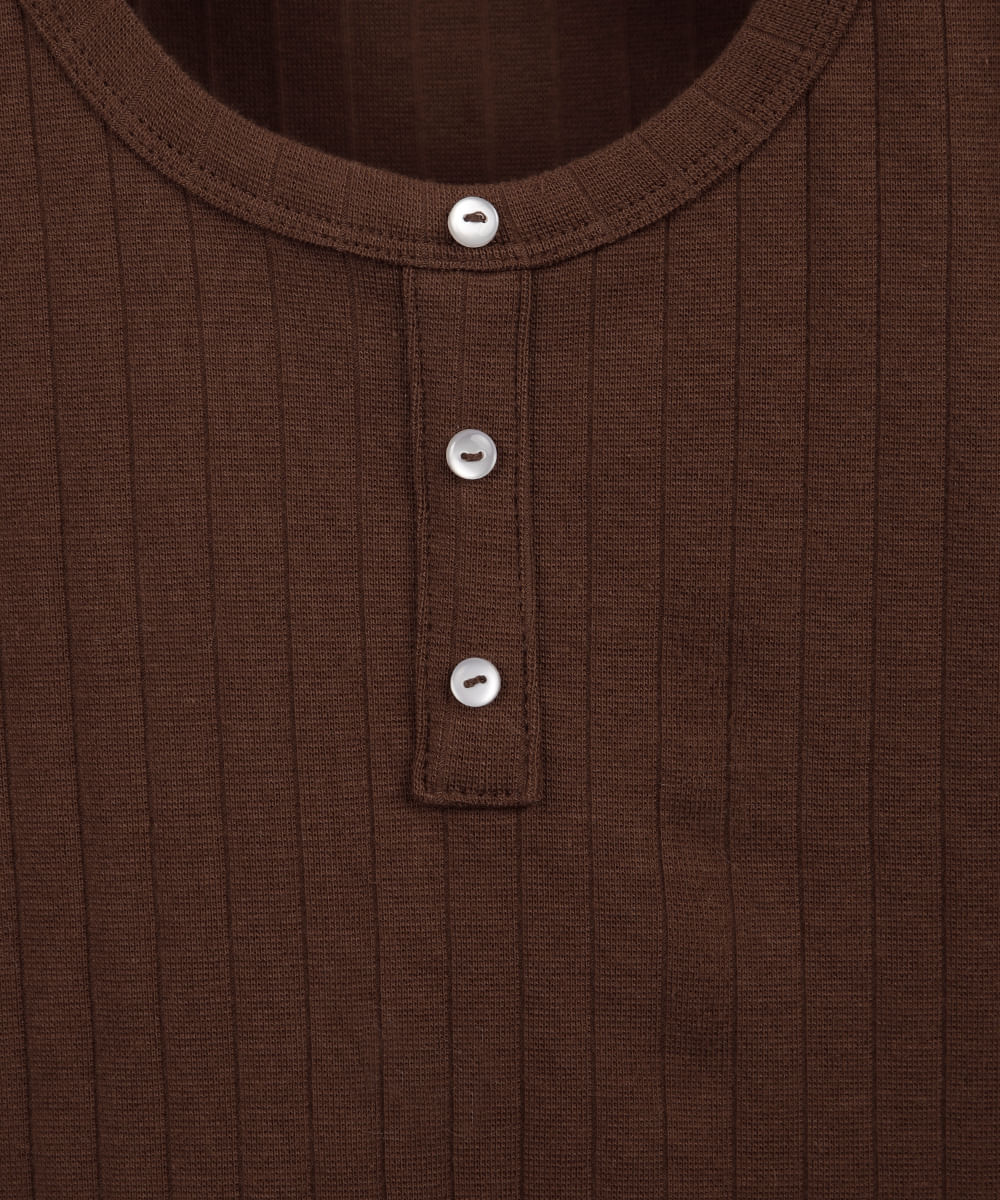 blusa juvenil de algodão com botões canelada marrom