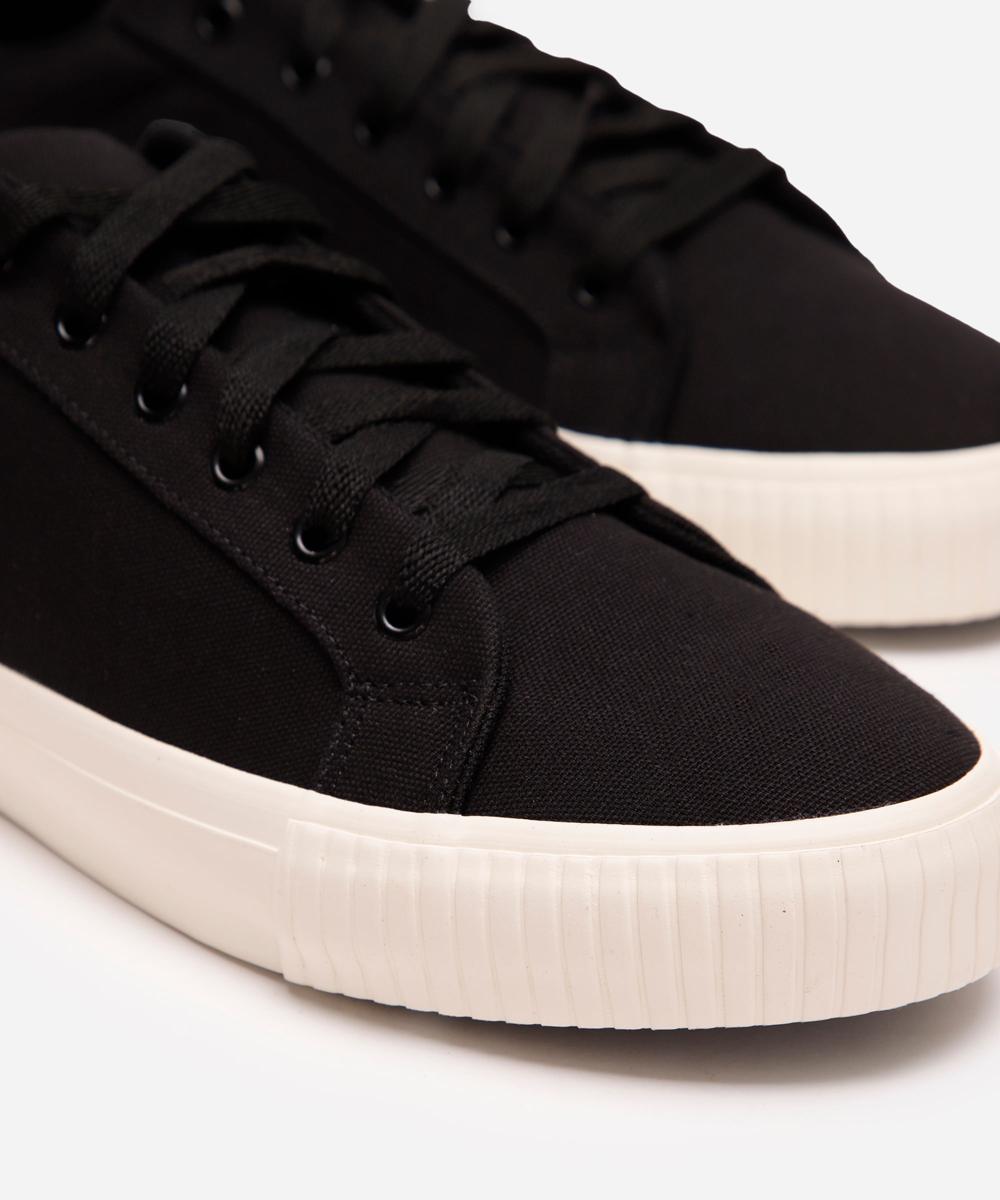 tênis masculino liso preto