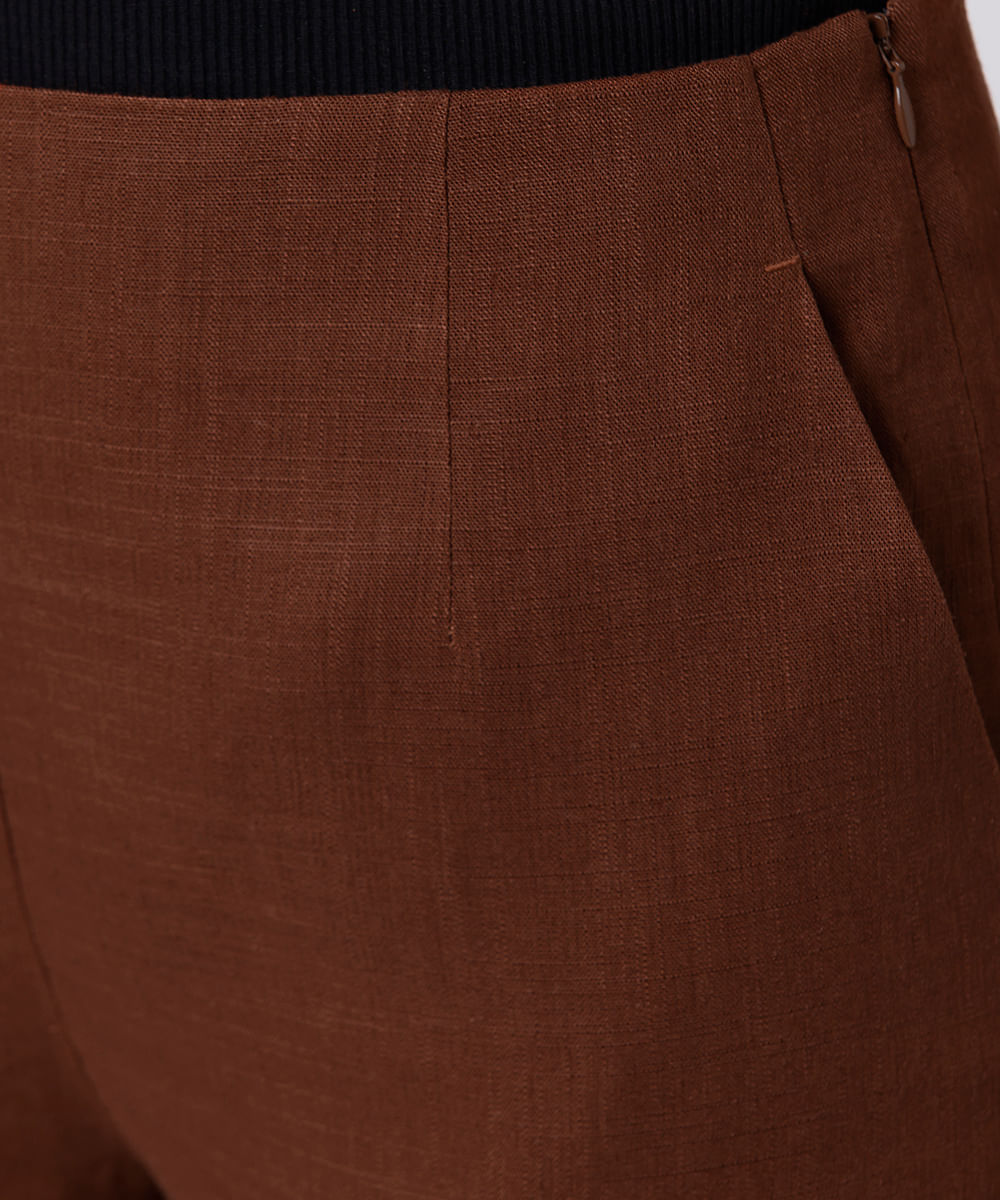 short curto feminino de viscose e linho mindset marrom