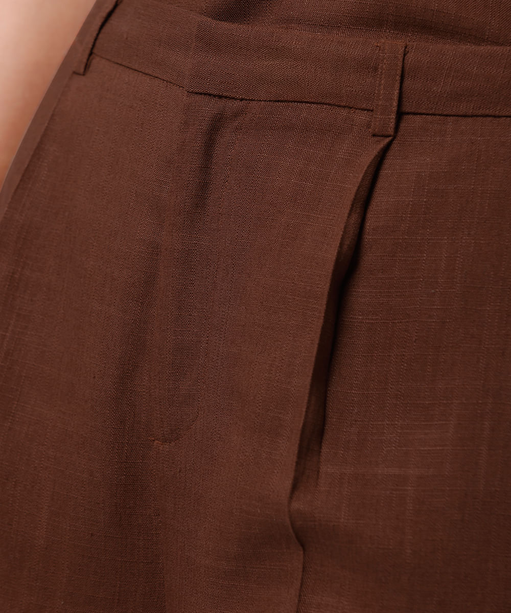 calça reta feminina de alfaiataria com linho pregas mindset marrom