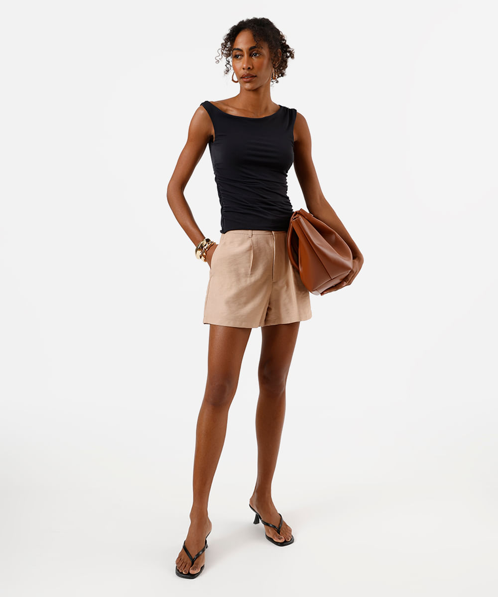 short de alfaiataria feminino em viscose texturizado bege