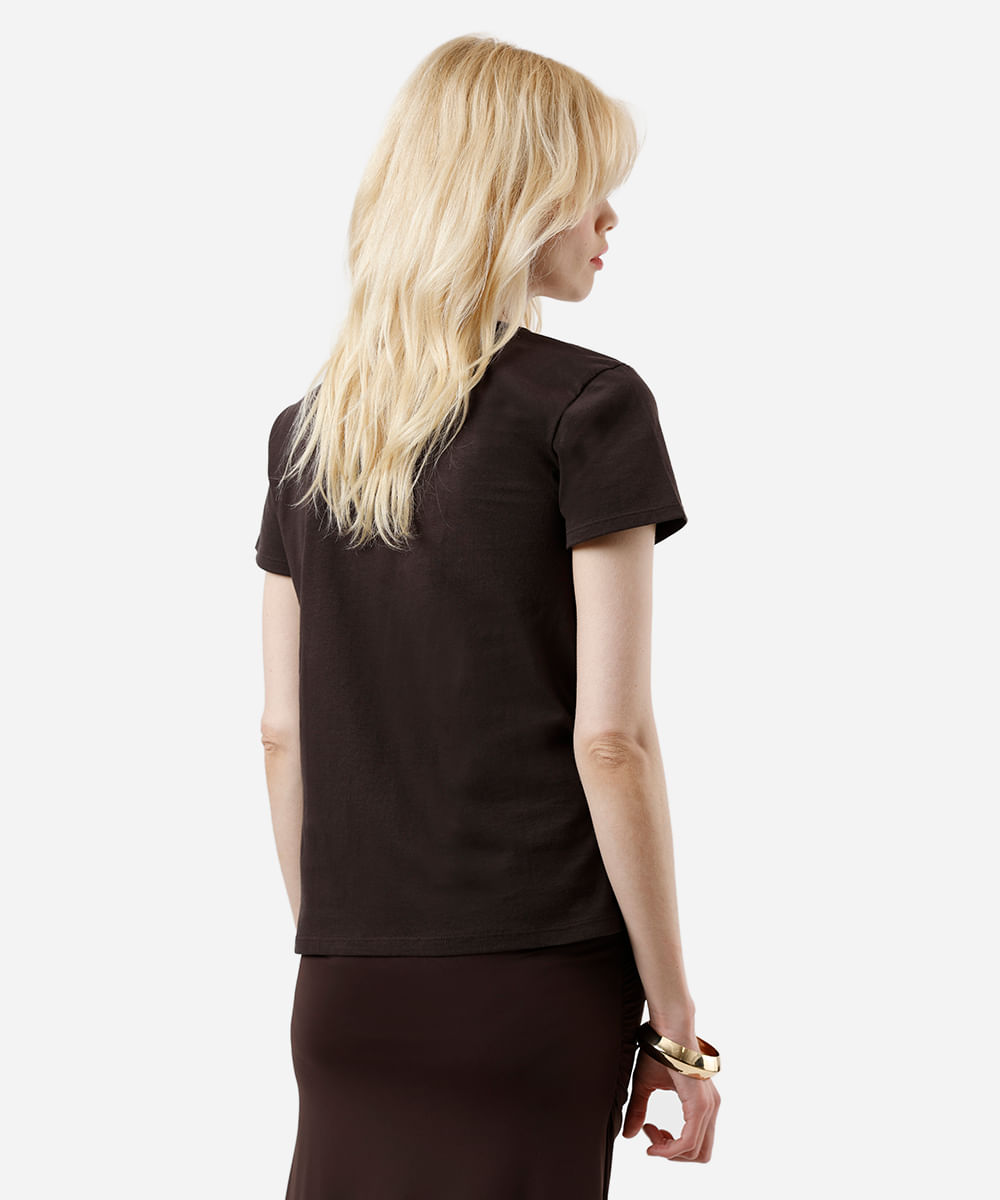camiseta feminina de algodão minimal snoopy marrom