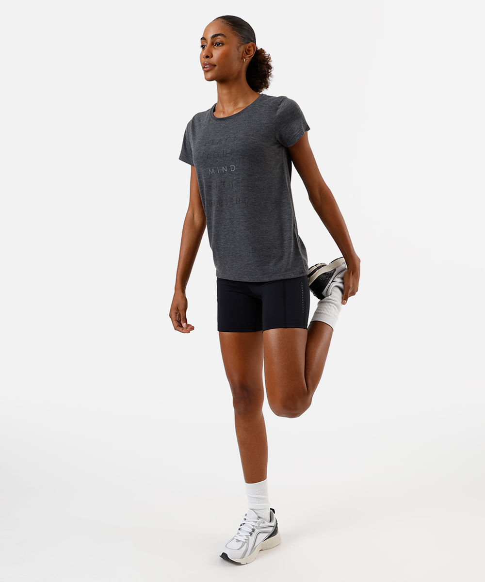 blusa esportiva alongada manga curta cinza