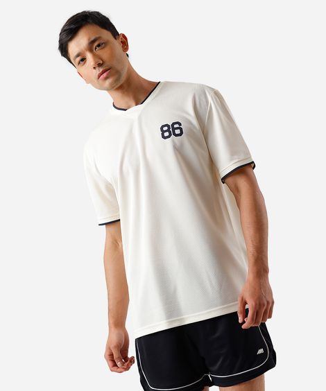camiseta esportiva masculina gola v texturizada - off white