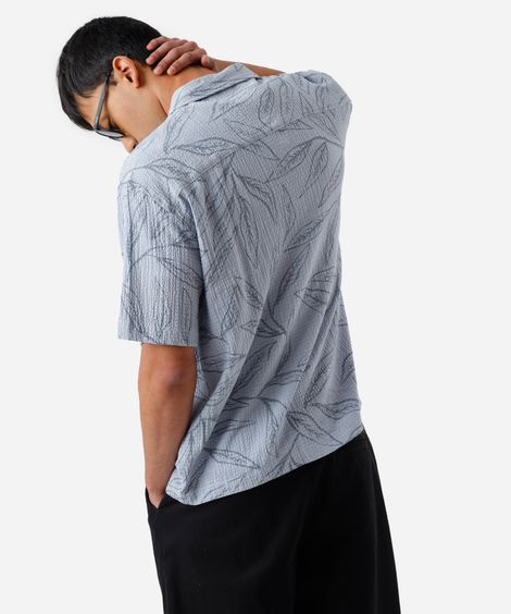 camisa masculina manga curta folhagens texturizada azul