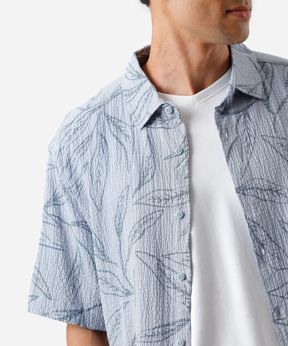 camisa masculina manga curta folhagens texturizada azul