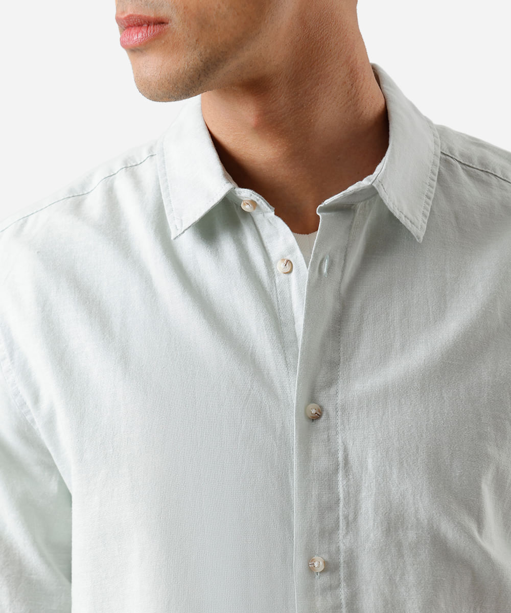 camisa comfort masculina com linho manga curta verde