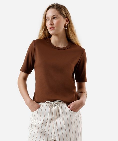 camiseta básica feminina de algodão peruano manga curta marrom