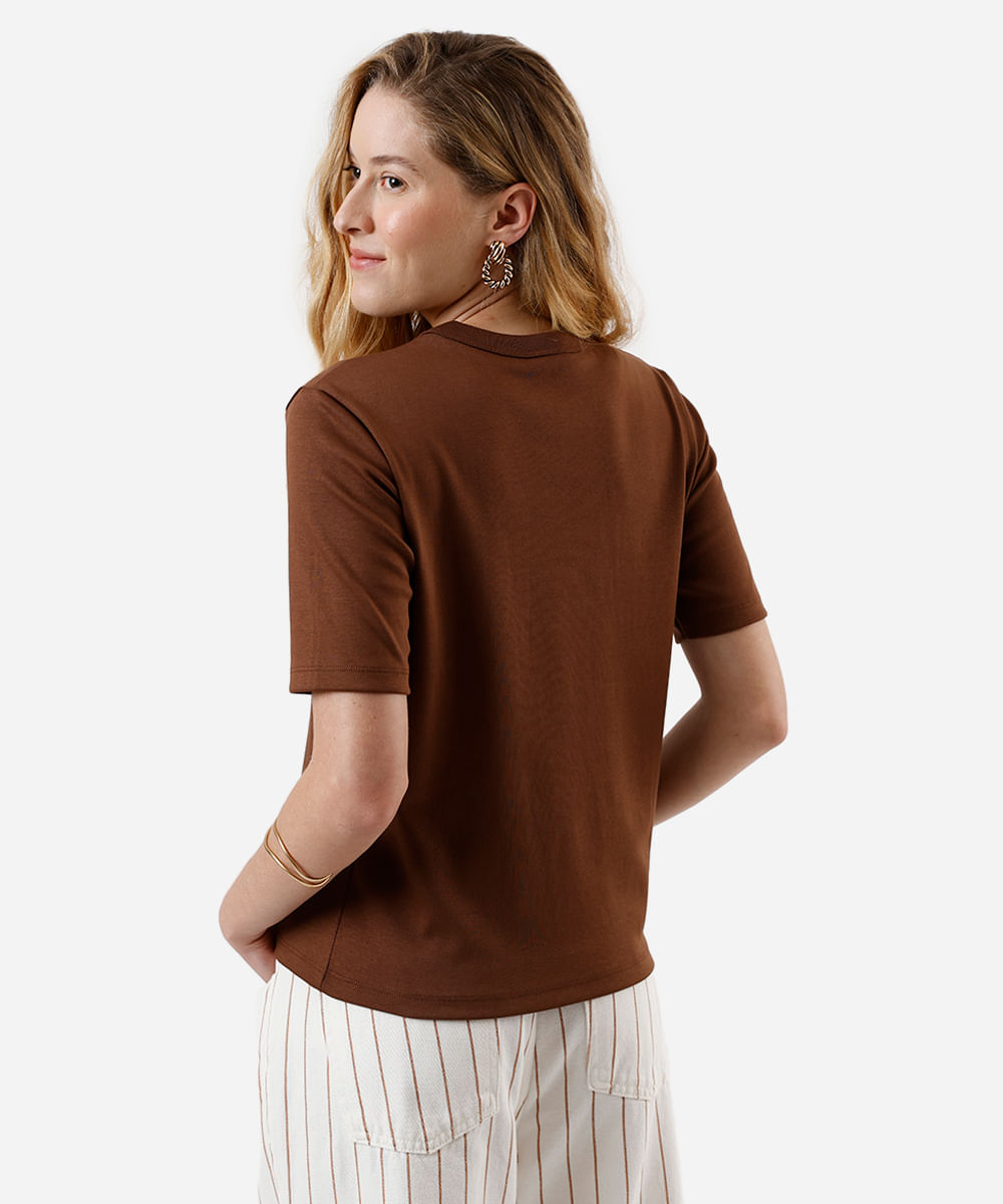 camiseta básica feminina de algodão peruano manga curta marrom
