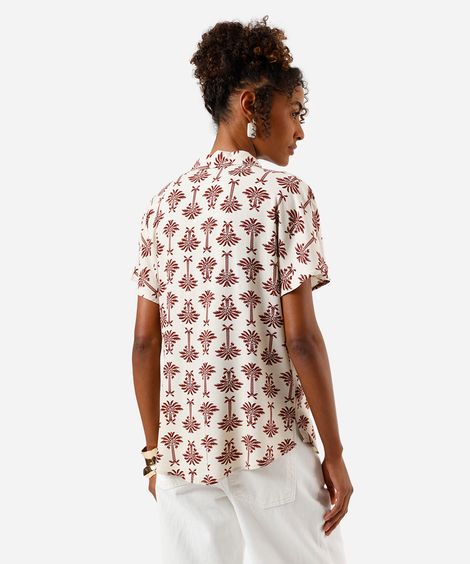 camisa feminina de viscose com bolso folhagens bege