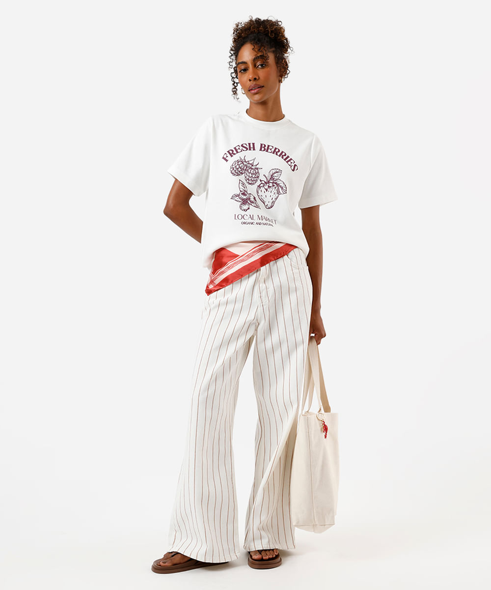 camiseta feminina manga curta estampada  off white