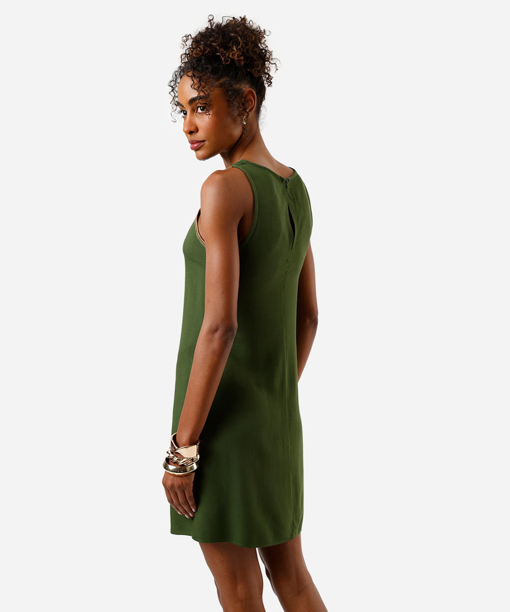 vestido curto feminino em viscose com bordado de folhagem verde