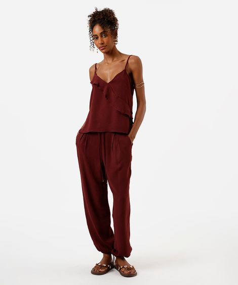 calça jogger feminina com pregas texturizada vinho