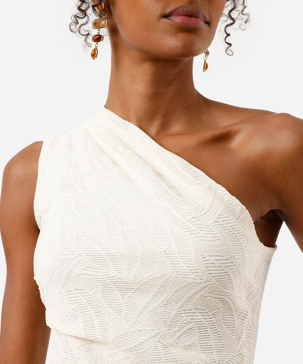 blusa ombro único feminina com pregas folhagens texturizada off white