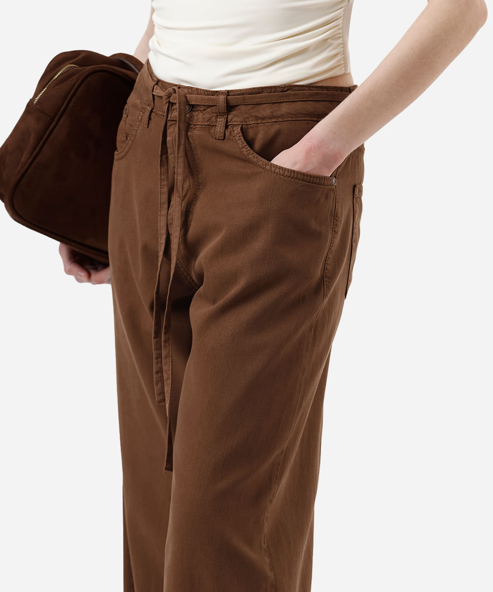 calça wide leg feminina de sarja com cordão marrom