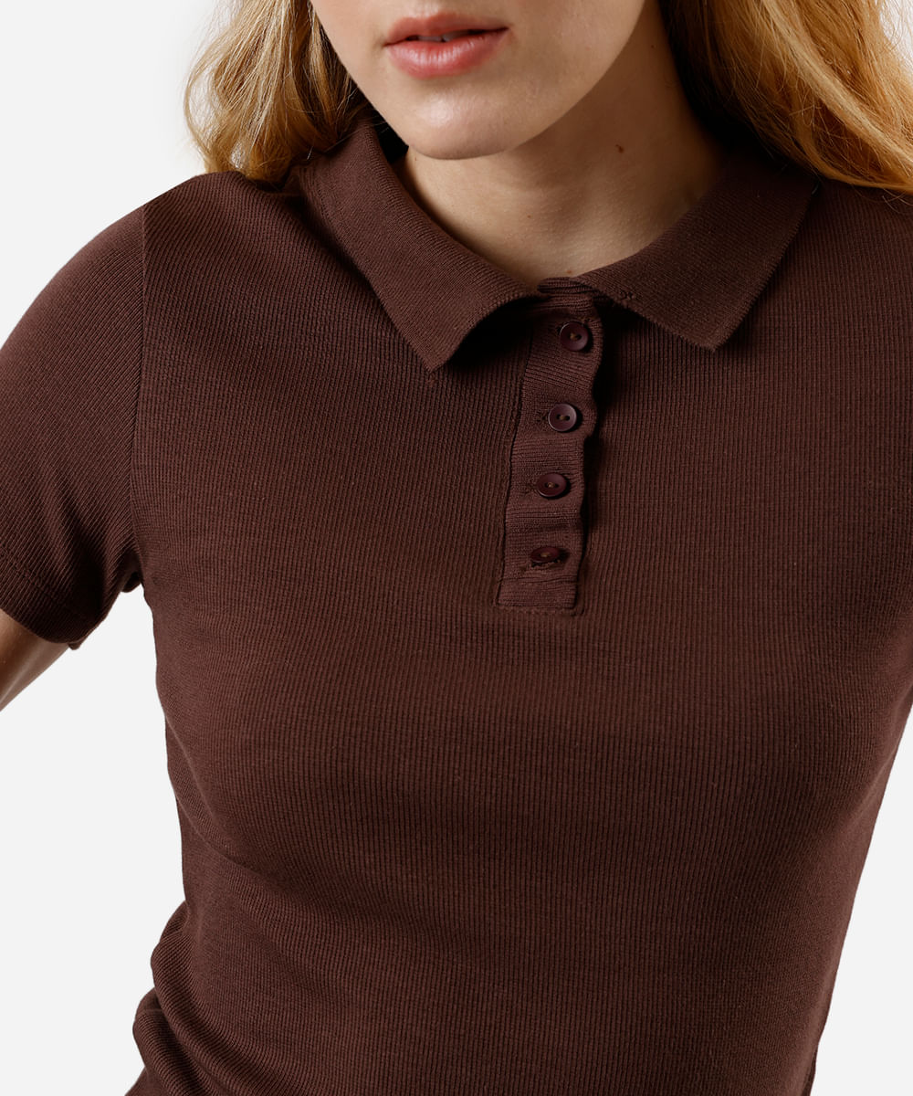 polo feminina de tricot manga curta  marrom
