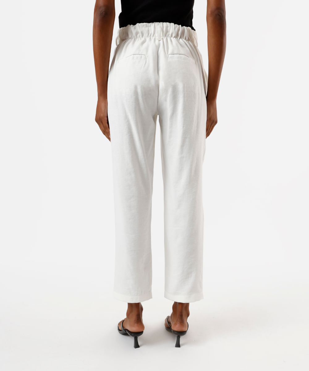 calça reta feminina com pregas off white