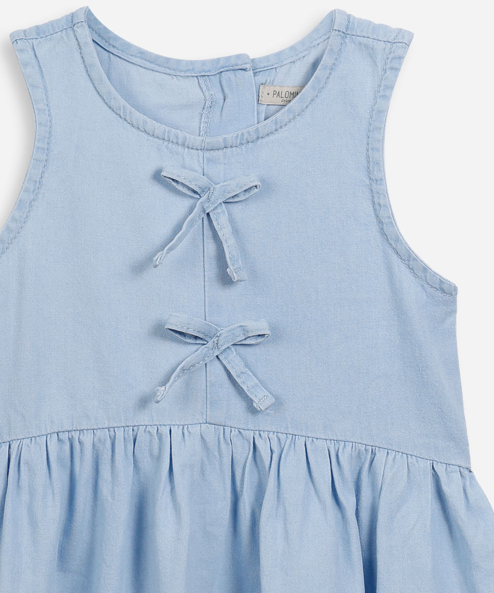 vestido infantil jeans com laços azul