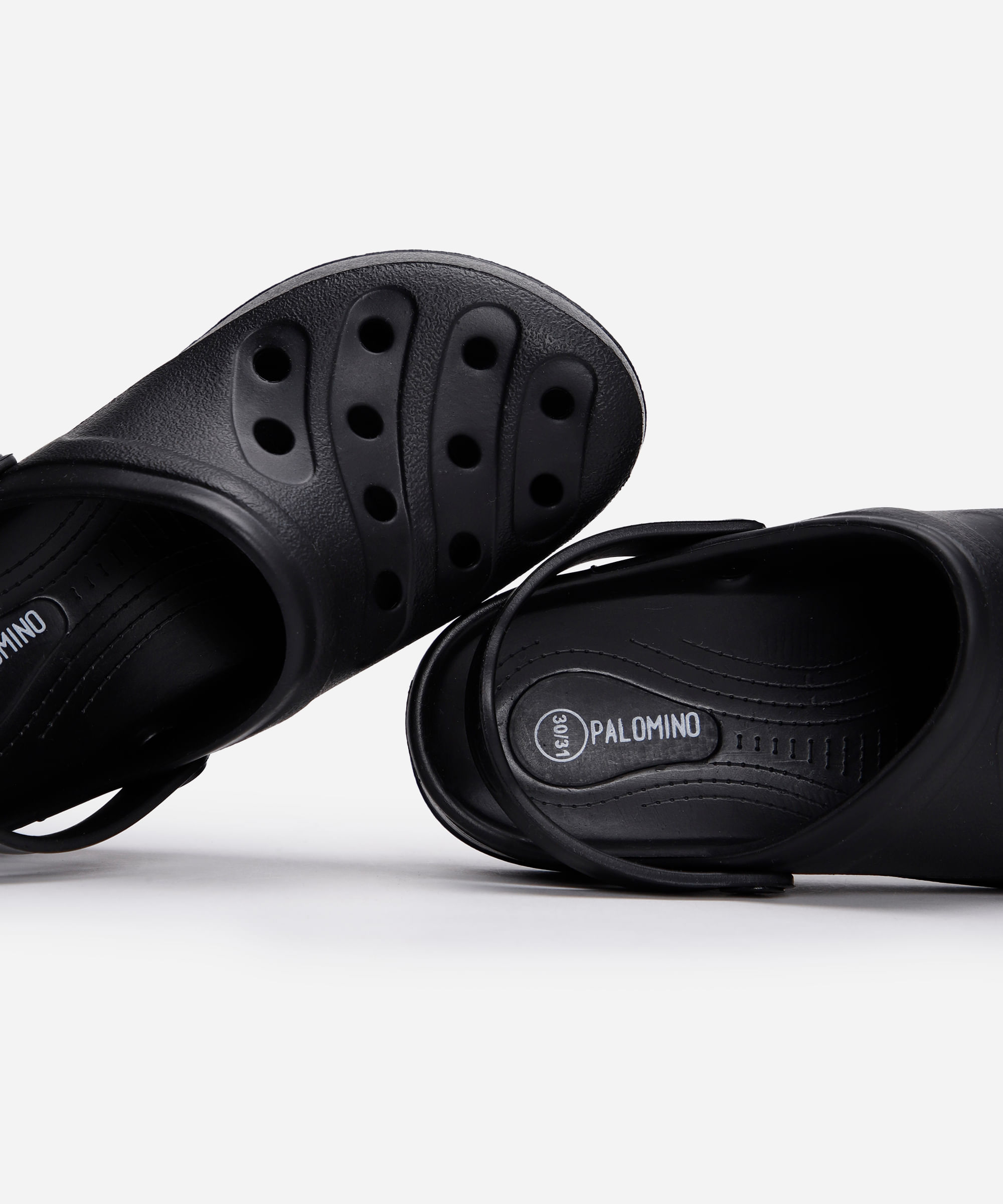 babuche infantil com recortes preto