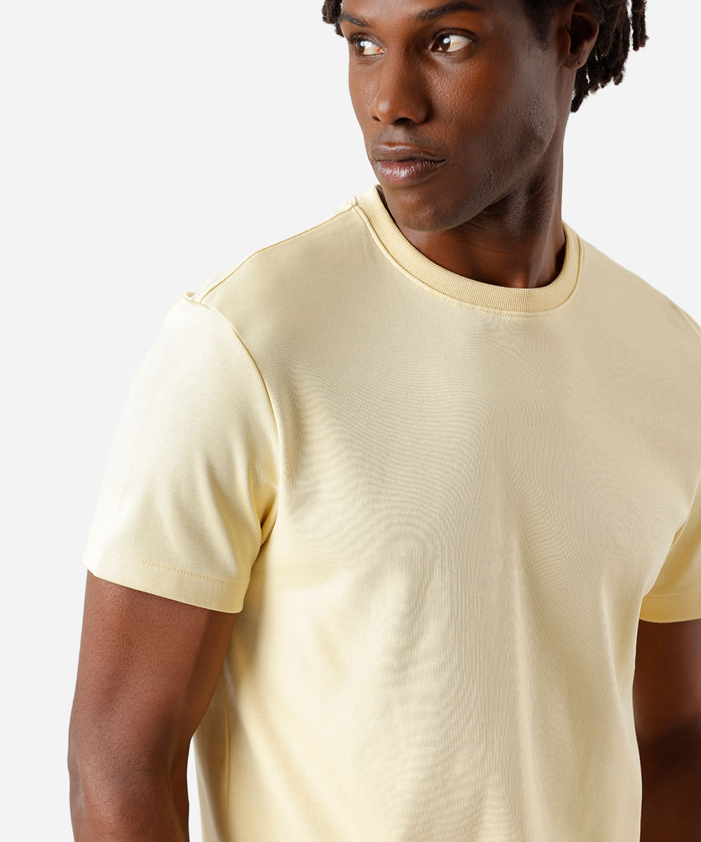 camiseta masculina de algodão peruano slim fit amarela