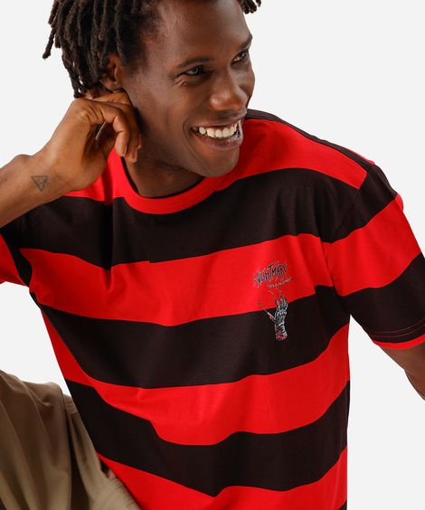 camiseta masculina de algodão sexta feria 13 listrada  preta