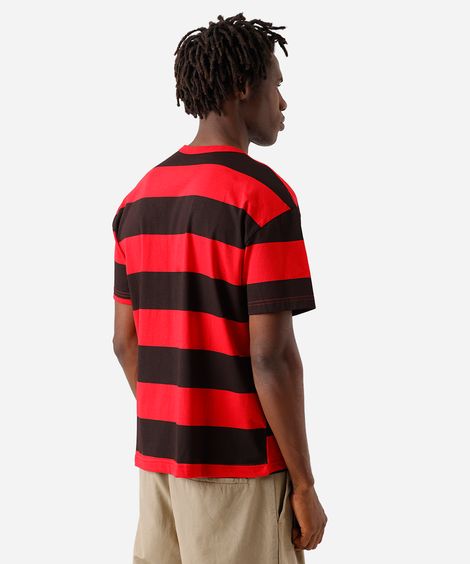 camiseta masculina de algodão sexta feria 13 listrada  preta