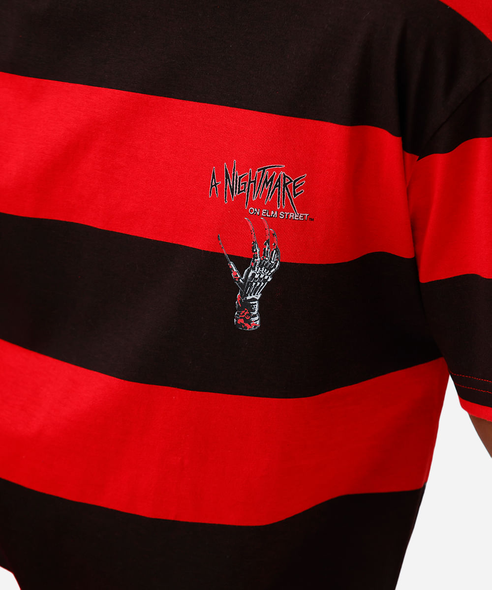 camiseta masculina de algodão sexta feria 13 listrada  preta