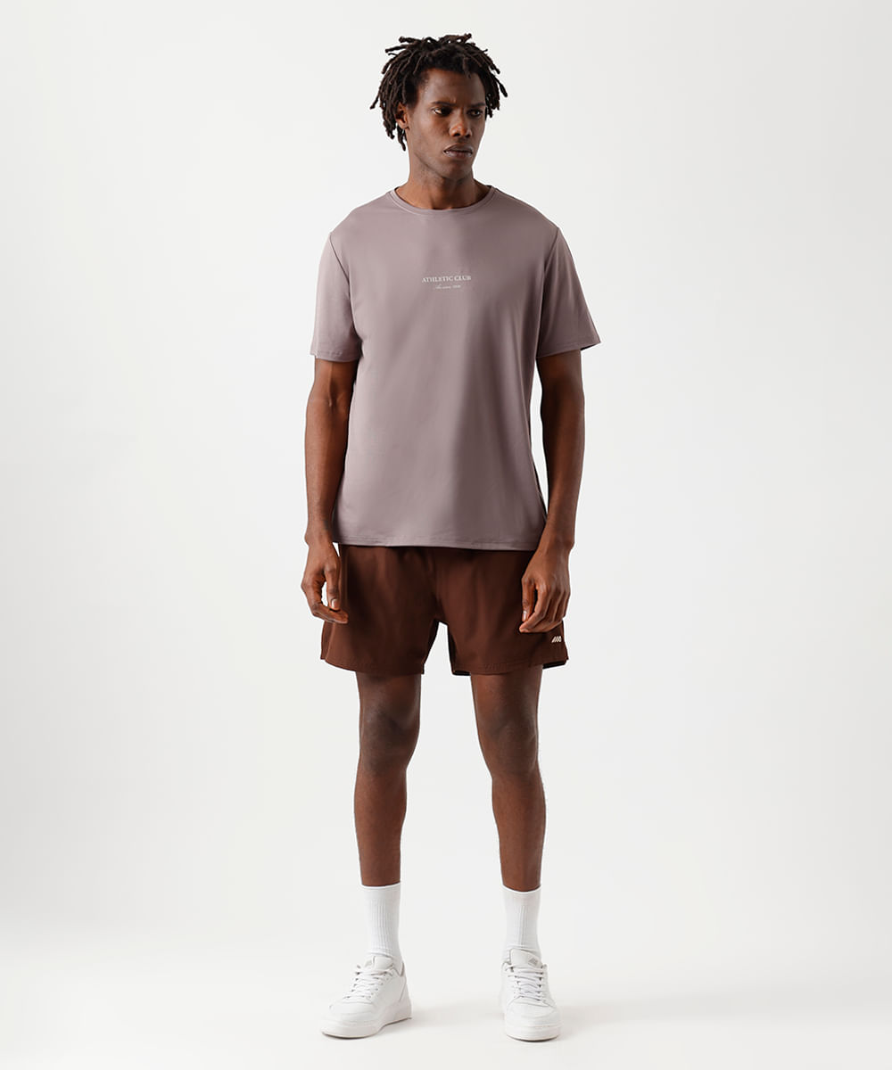 camiseta masculina estampada marrom