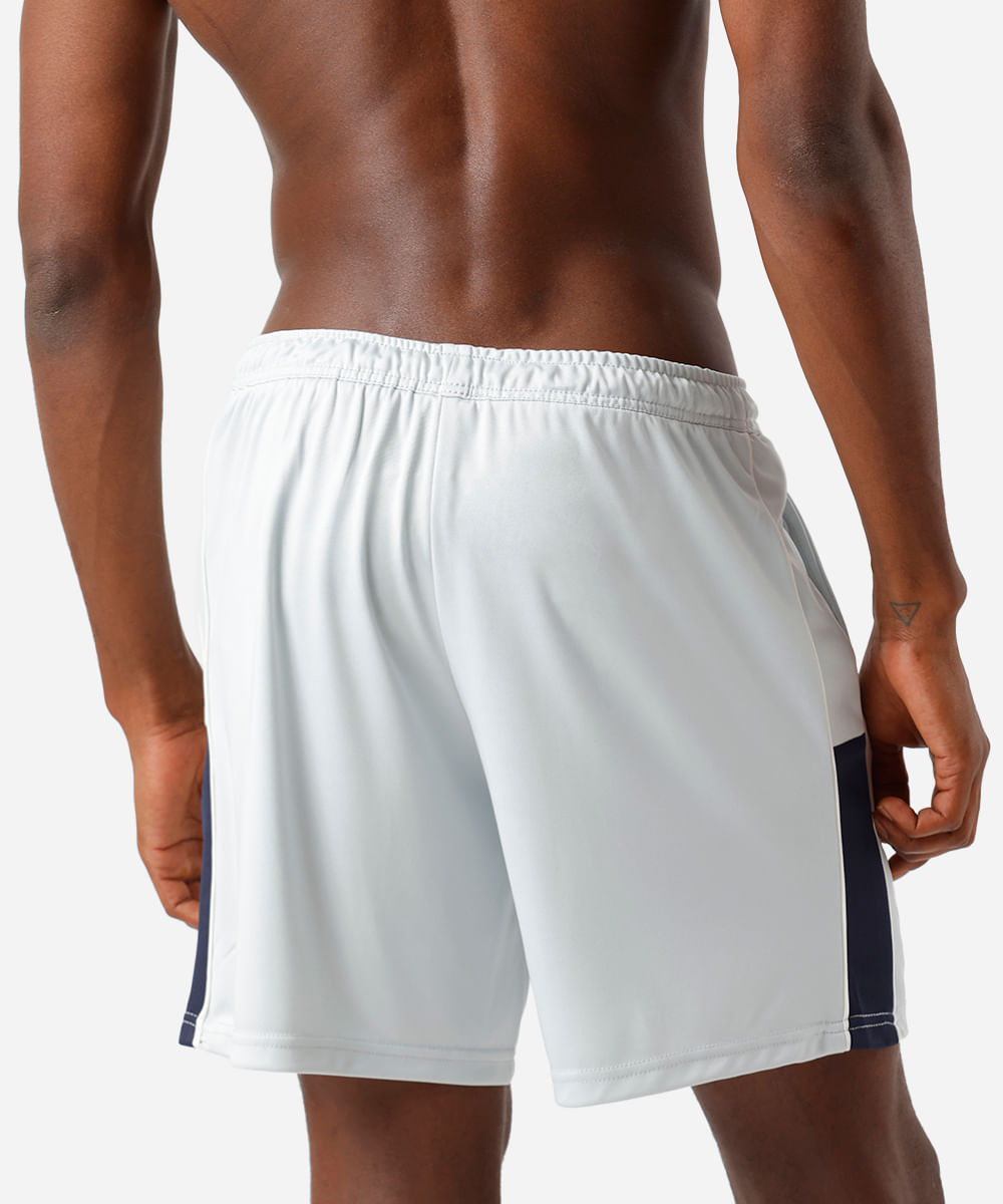 short masculino esportivo com recortes e nervuras cinza
