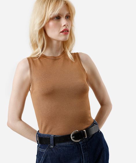 regata feminina de tricot decote redondo marrom