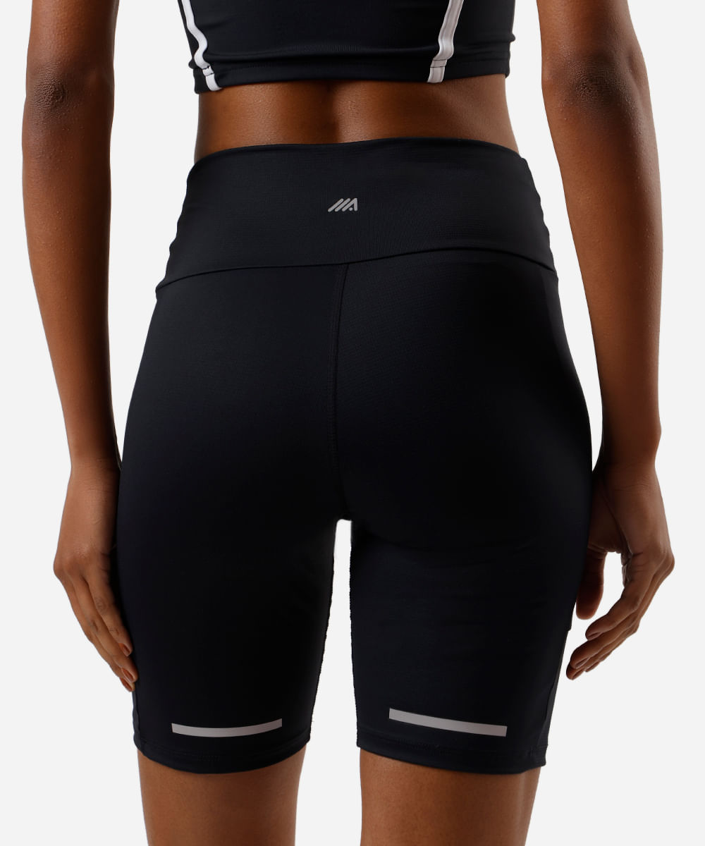 bermuda running feminina esportiva com bolsos e refletivos preta