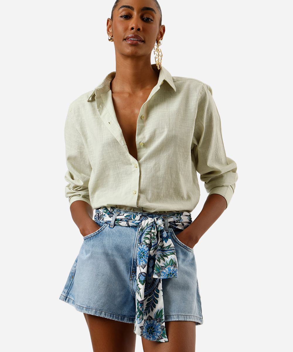 short feminino jeans com cinto lenço azul