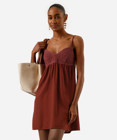 vestido curto feminino alça fina com linho e bordado marrom