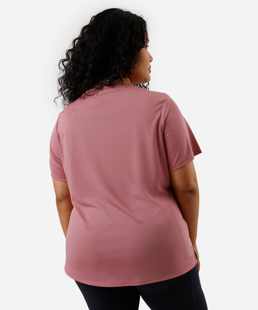 camiseta feminina esportiva com refletivos plus size rosa