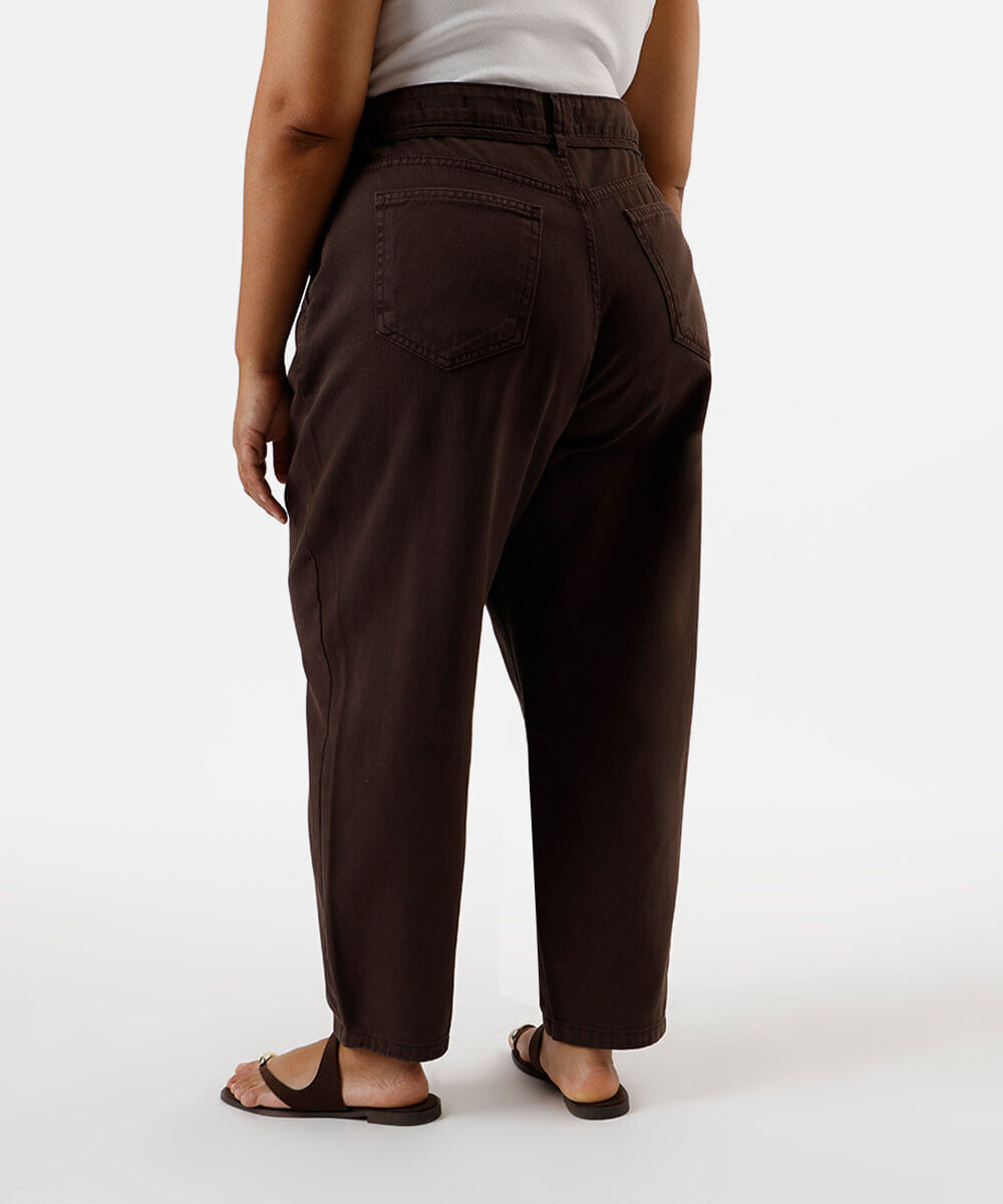 calça balloon feminina de sarja com cordão plus size marrom