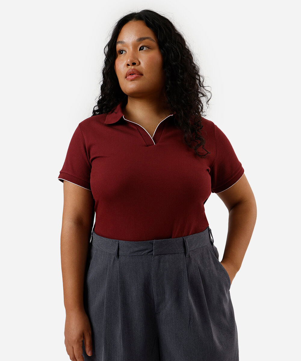 polo feminina canelada manga curta plus size vinho