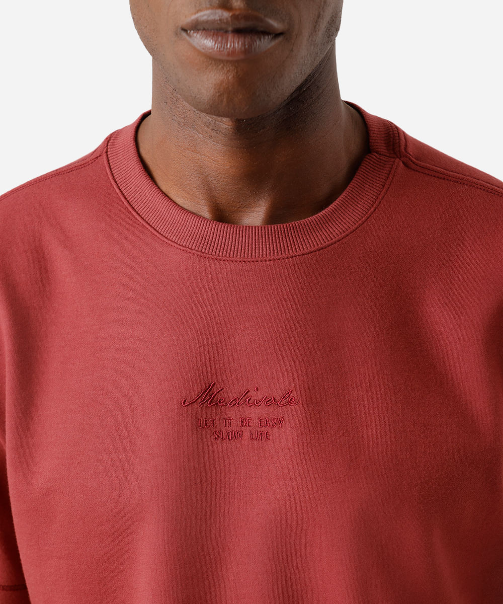 camiseta masculina com algodão e bordado vermelha