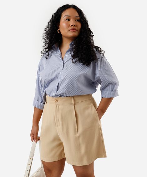 short feminino de alfaiataria com pregas plus size bege