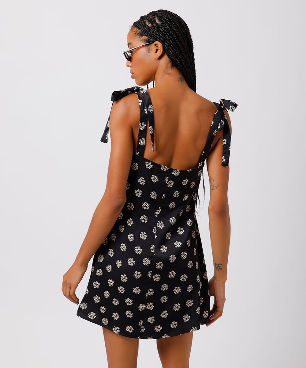 vestido curto feminino evasê decote v floral acetinado mindset preto