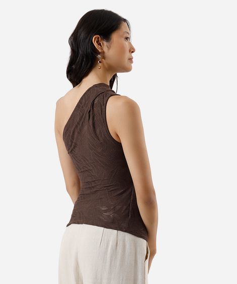 blusa ombro único feminina com pregas folhagens texturizada marrom