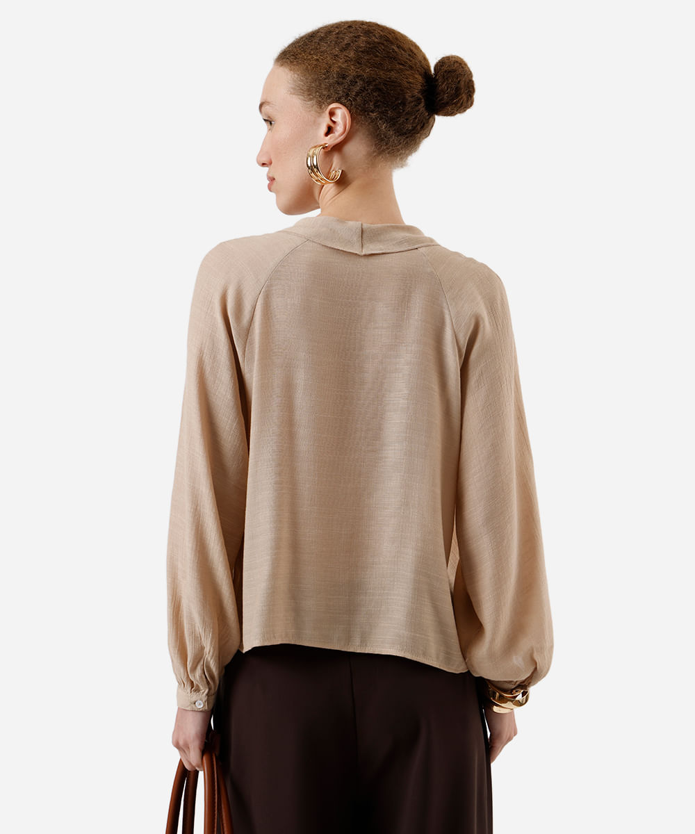 bata feminina com viscose e babados bege