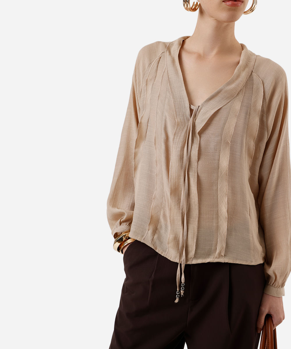 bata feminina com viscose e babados bege