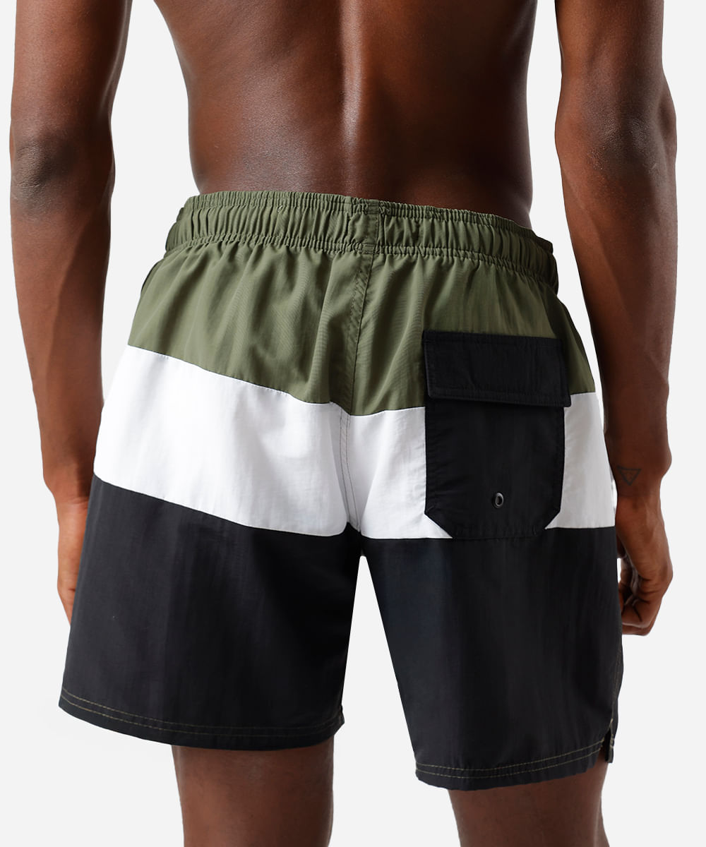 short masculino de poliamida com recortes cós elástico verde