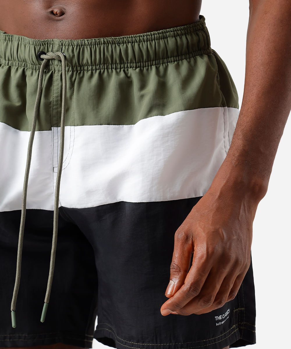 short masculino de poliamida com recortes cós elástico verde