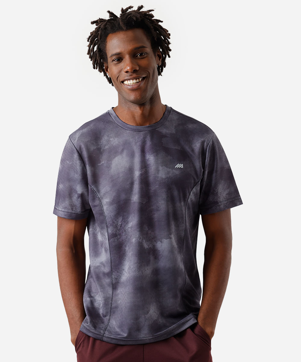 camiseta esportiva masculina com recortes estampada cinza