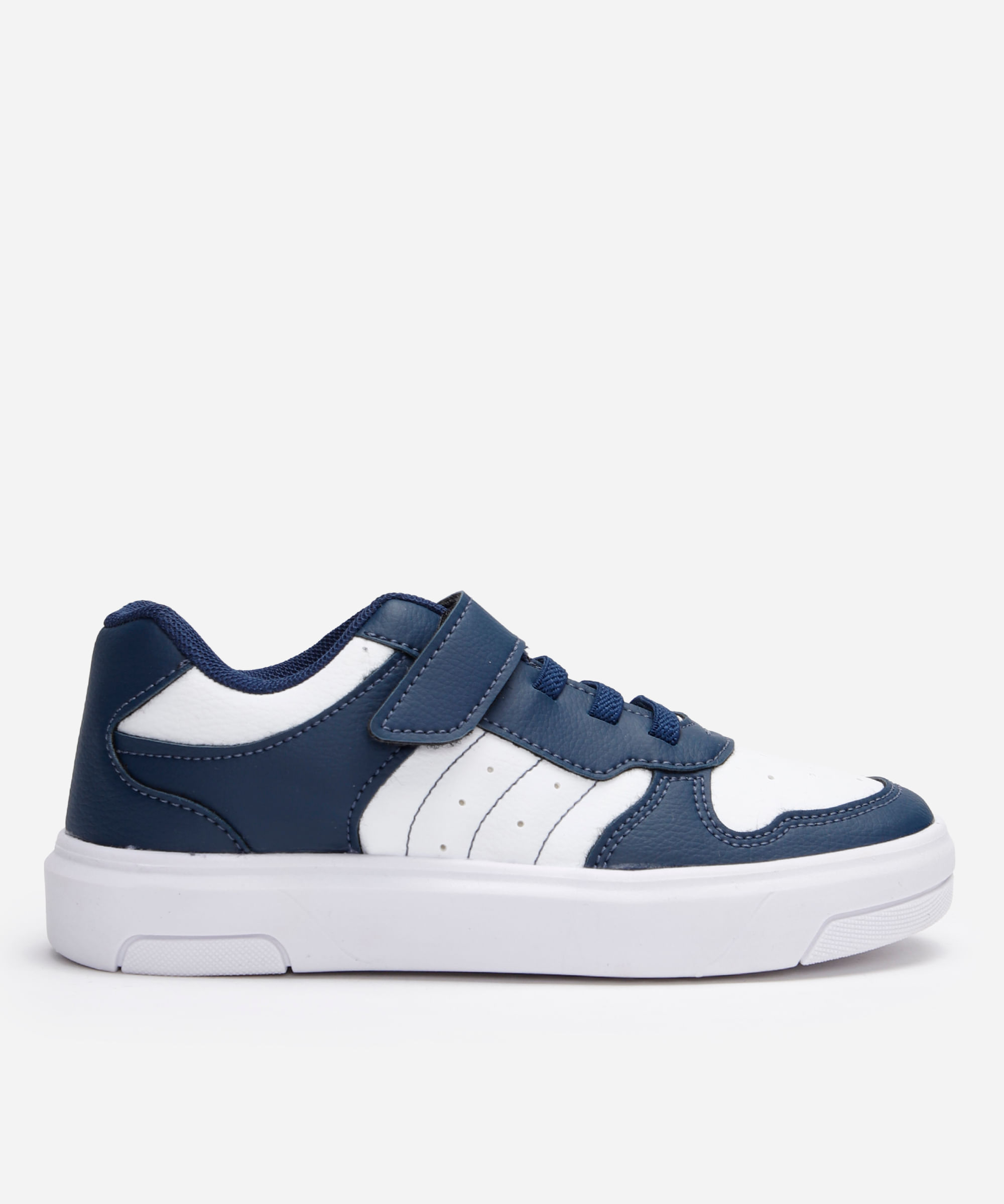 tênis infantil com recortes e velcro azul